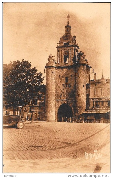 LA ROCHELLE - 17 -      Porte De La Grosse Horloge - VAN - - La Rochelle