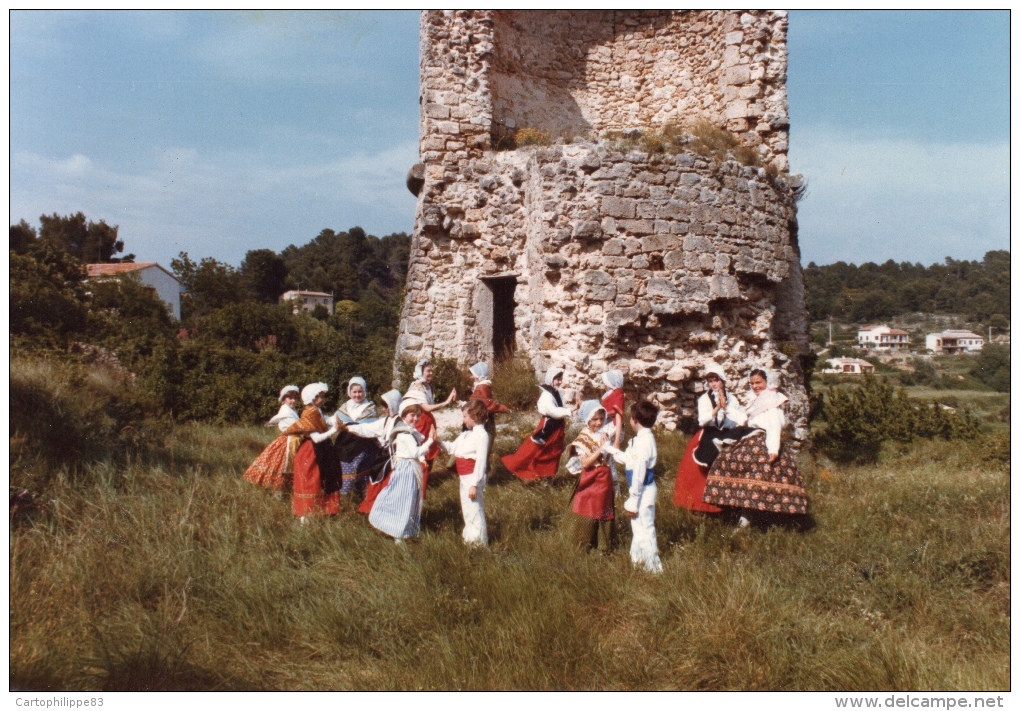 VAR 83 SALERNES PHOTO FORMAT CPM DU GROUPE FOLKLORIQUE " SANTO CÉCILIO " - Salernes