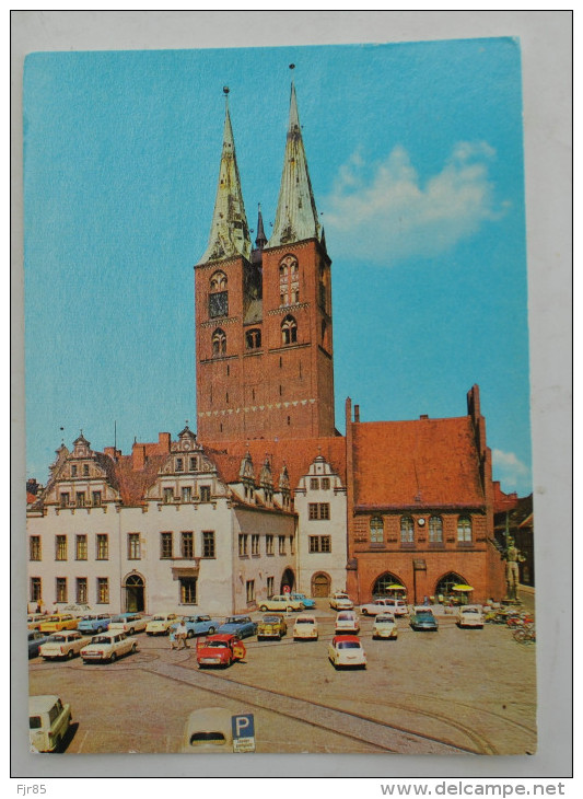 STENDAL MARKTPLATZ UND MARIENKIRCHE - Stendal