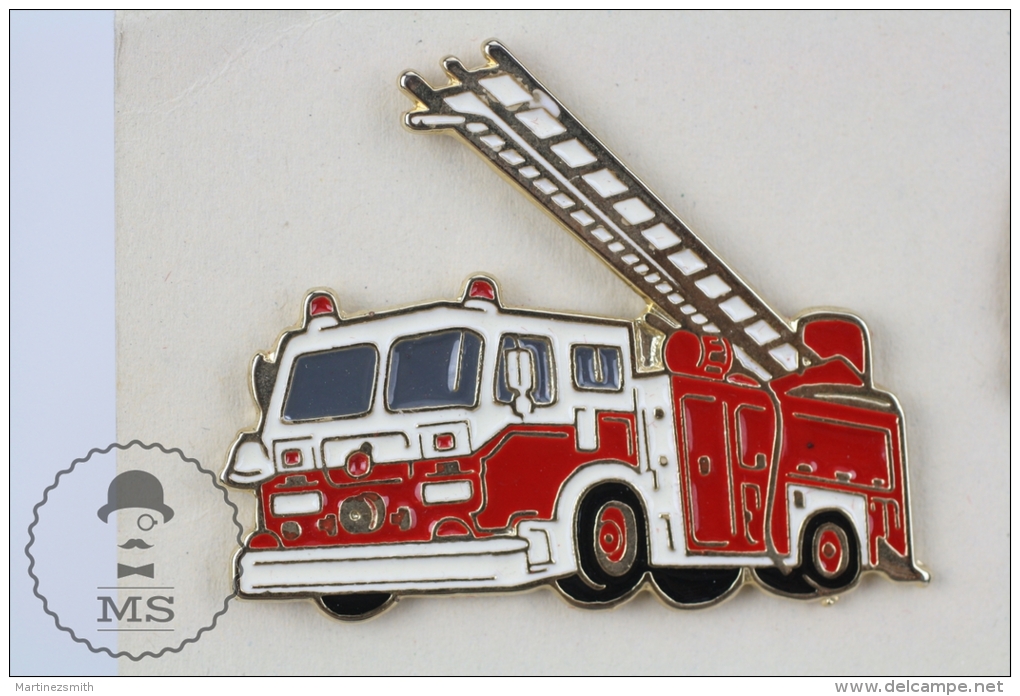 Sapeurs Pompiers / Fireman Firefighter Crane Truck - Pin Badge #PLS - Firemen