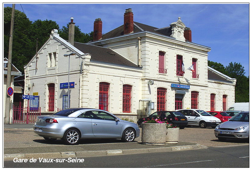 Gare De Vaux-sur-Seine , Département Des Yvelines - Une Photo Reproduit Carte Postale  10x15 Cm. - Gares - Sans Trains