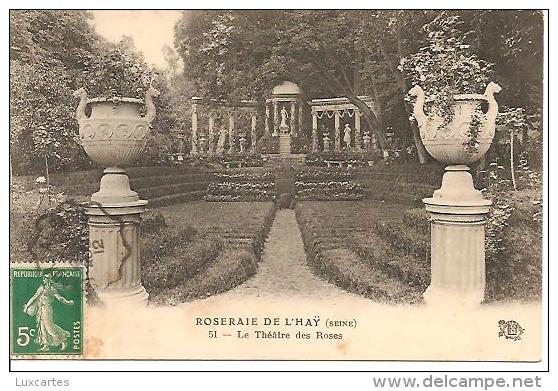 51. ROSERAIE DE L' HAY. LE THEATRE DES ROSES. - Gentilly