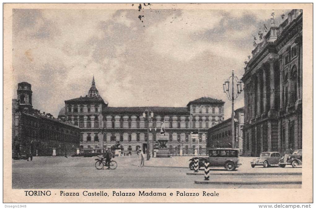 03929 "TORINO - PIAZZA CASTELLO, PALAZZO MADAMA E PALAZZO REALE" ANIMATA.  AUTO '30/'40. CART. ILL.  ORIG. SPEDITA 1939. - Places & Squares