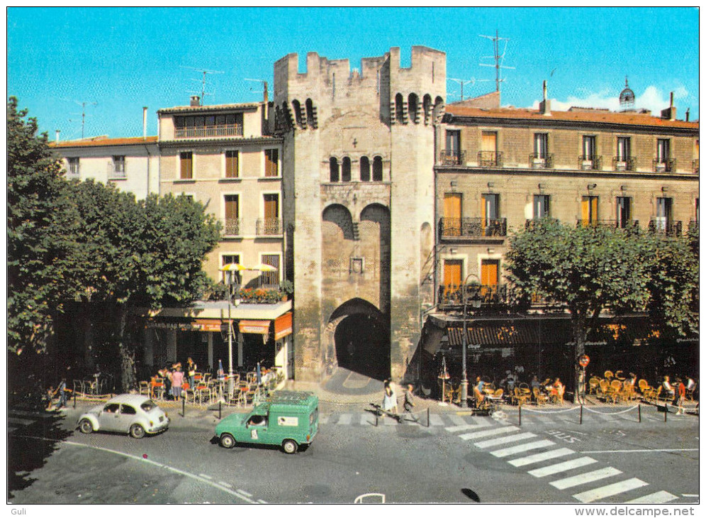 04 ALPES De Haute Provence MANOSQUE  (auto Voiture Renault 4 R4 4L- VW Coccinelle Volkswagen "Cox") - Manosque