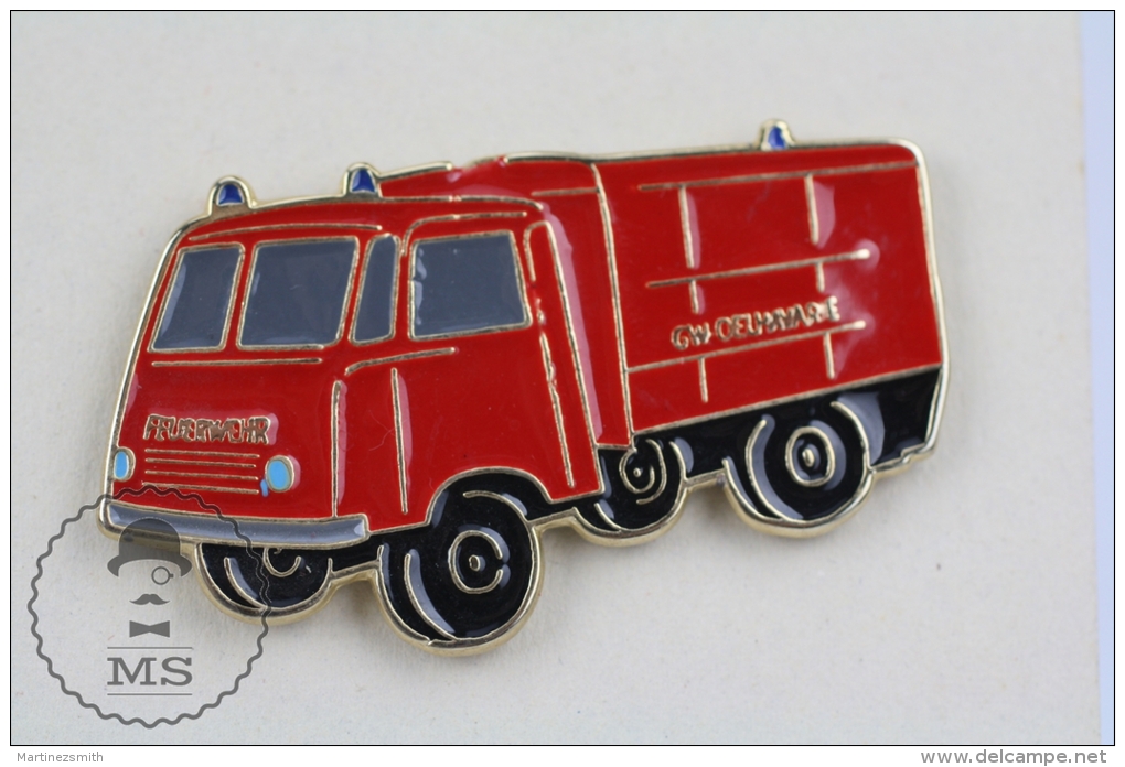 Sapeurs Pompiers / Fireman Firefighter Feuerwehr Deutch Fire Engine Truck - Pin Badge #PLS - Bomberos