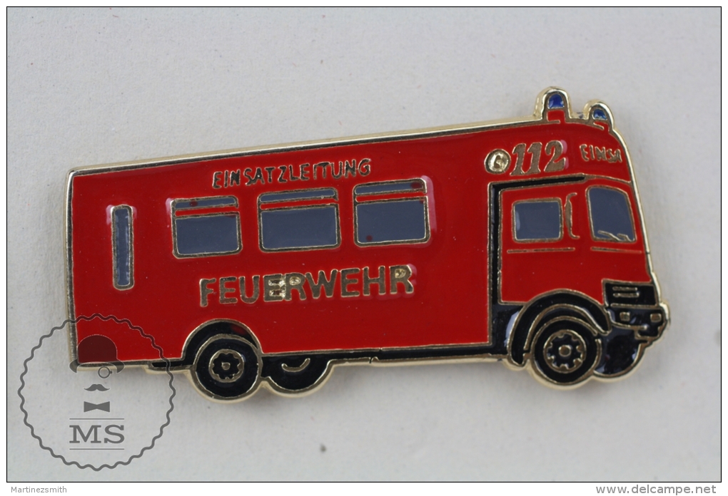 Sapeurs Pompiers / Fireman Firefighter Einsatzleiter Feuerwehr Deutch Fire Engine Truck - Pin Badge #PLS - Bomberos