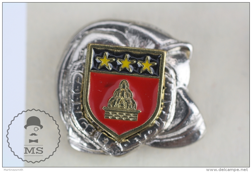 Sapeurs Pompiers / Fireman Firefighter Helmet - France  Coat Of Arms - Pin Badge #PLS - Pompieri