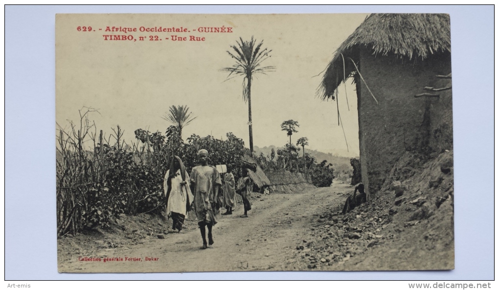 GUINEE Afrique TIMBO 22 Une RUE Village Occidentale Homme Enfant CPA Animee Postcard - Guinea