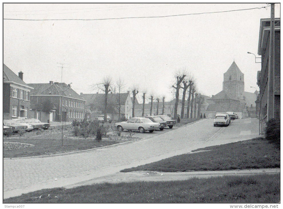 Zottegem - Velzeke - Penitentenlaan - Kerk église Church Citroen DX Opel Ford - Ongelopen !! - Zottegem