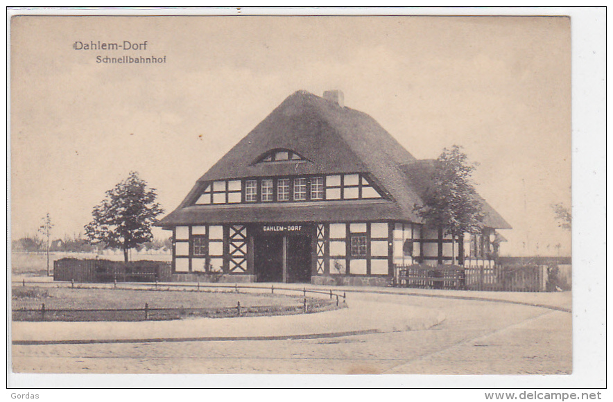 Germany - Berlin - Dahlem Dorf - Schnellbahnhof - Dahlem