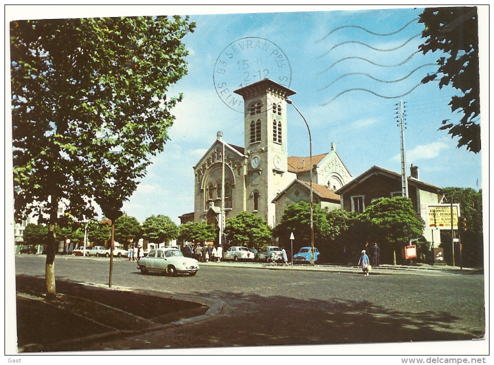 93  PAVILLON  SOUS  BOIS    EGLISE NOTRE   DAME DE LOURDES (  Voiture  PL  17  Panhard ) - PKW