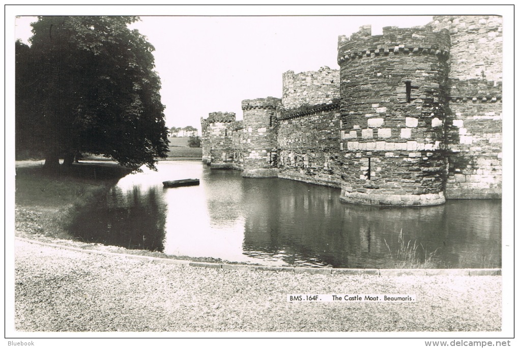 RB 1050 - Real Photo Postcard - The Castle &amp; Moat - Beaumaris Anglesey Wales - Anglesey