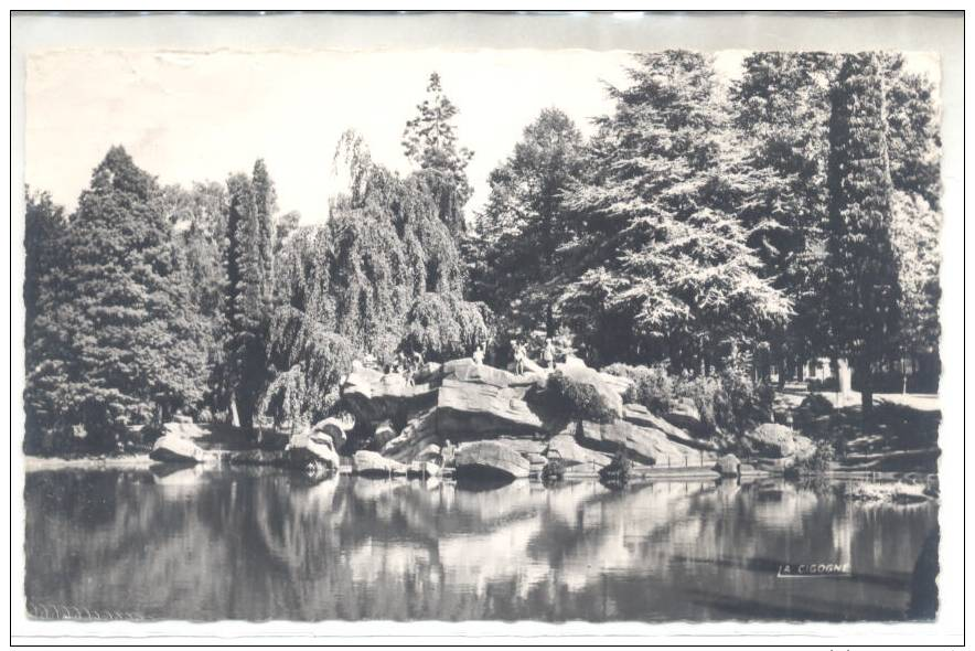 CPA 59 - VALENCIENNES (Nord) - Le Parc De La Rhonelle - Valenciennes