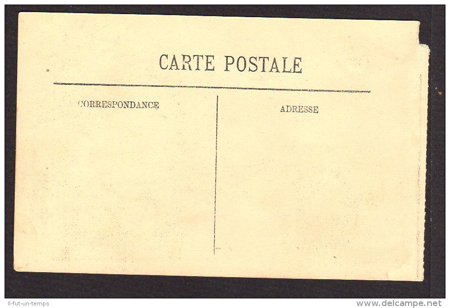 SYRIE - MONT LIBAN - Sourath - Au Milieu L'église ; à Droite, à L'ombre De Vieux Chènes, L'oeuvre Naissante De N.D, - Syrie