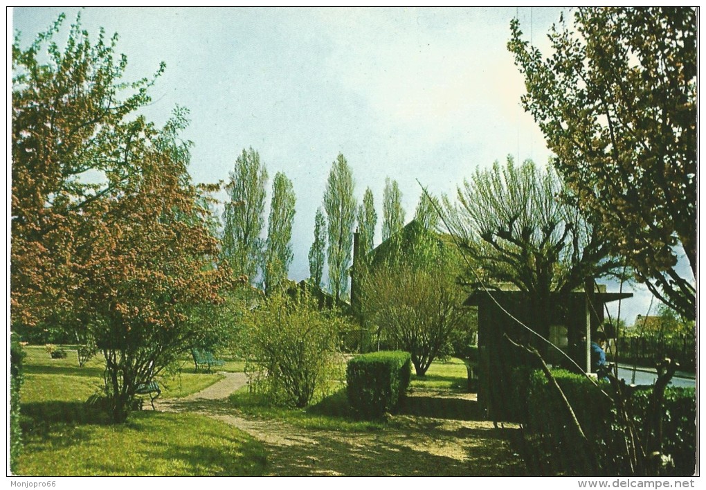 CPM De Blanc-Mesnil (Seine Saint Denis)  Le Square H BARBUSSE - Le Blanc-Mesnil