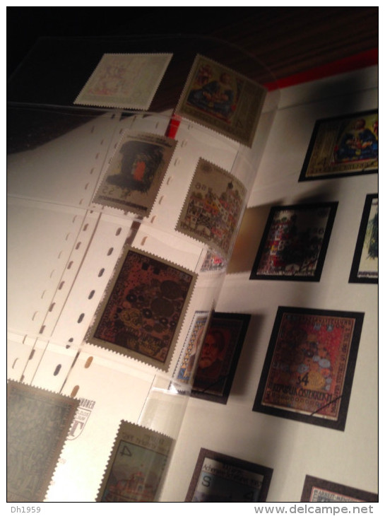 OCCASION AUTRICHE 1985-1988 !!! LINDNER  env. 16 FEUILLES PREIMPRIMEES + env. 100 timbres NSC / **