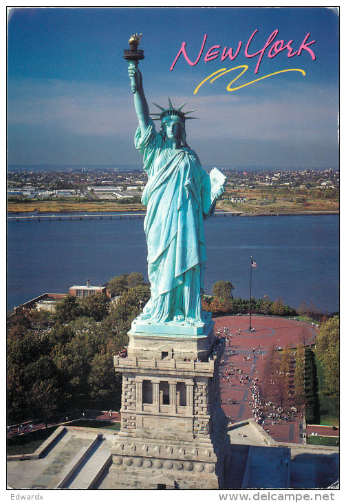 Statue Of Liberty, New York City NYC, New York, United States US Postcard Posted 2000 Stamp - Statue Of Liberty