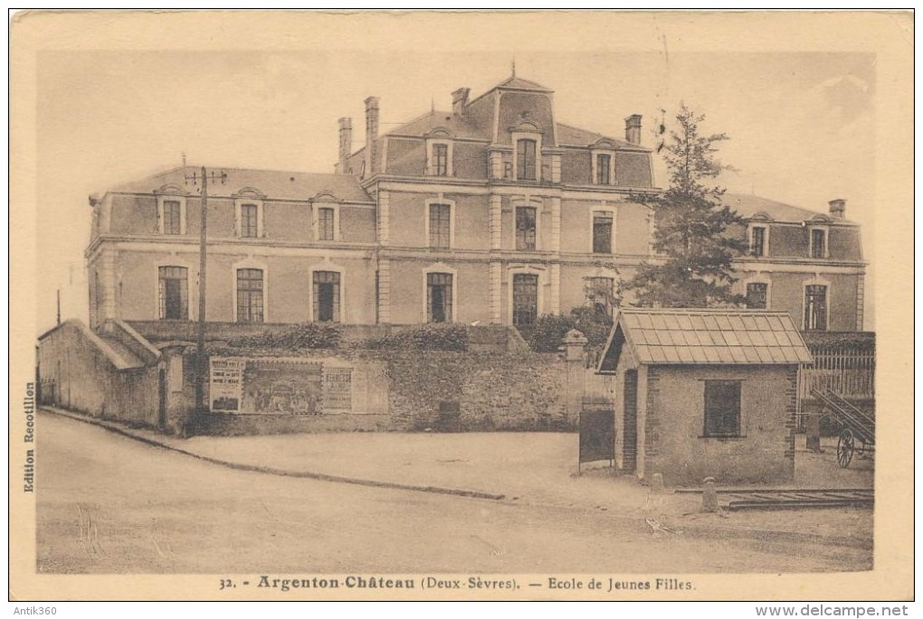 CPA 79 ARGENTON CHATEAU Carte Rare - Ecole De Jeunes Filles - Argenton Chateau