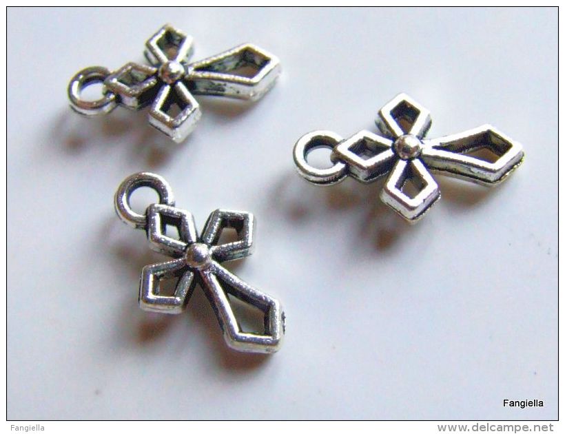 5 Breloque Petite Croix En Métal Argenté Recto-verso Belle Qualité Environ 12x10x3mm - Perles