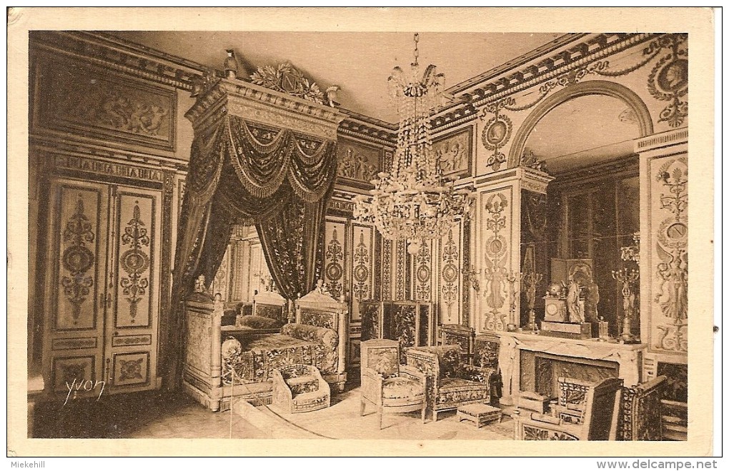 77-PALAIS DE FONTAINEBLEAU-CHAMBRE A COUCHER DE NAPOLEON 1er -Empire-histoire - Fontainebleau