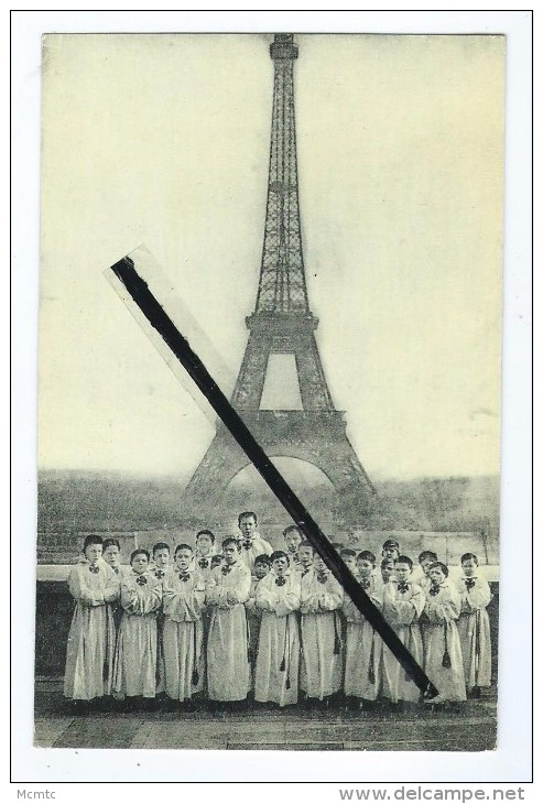 Carte Les Petits Chanteurs De Saint Roch-Filiale Des Petits Chanteurs A La Croix De Bois - Devant La Tour Eiffel - Paris - Tour Eiffel