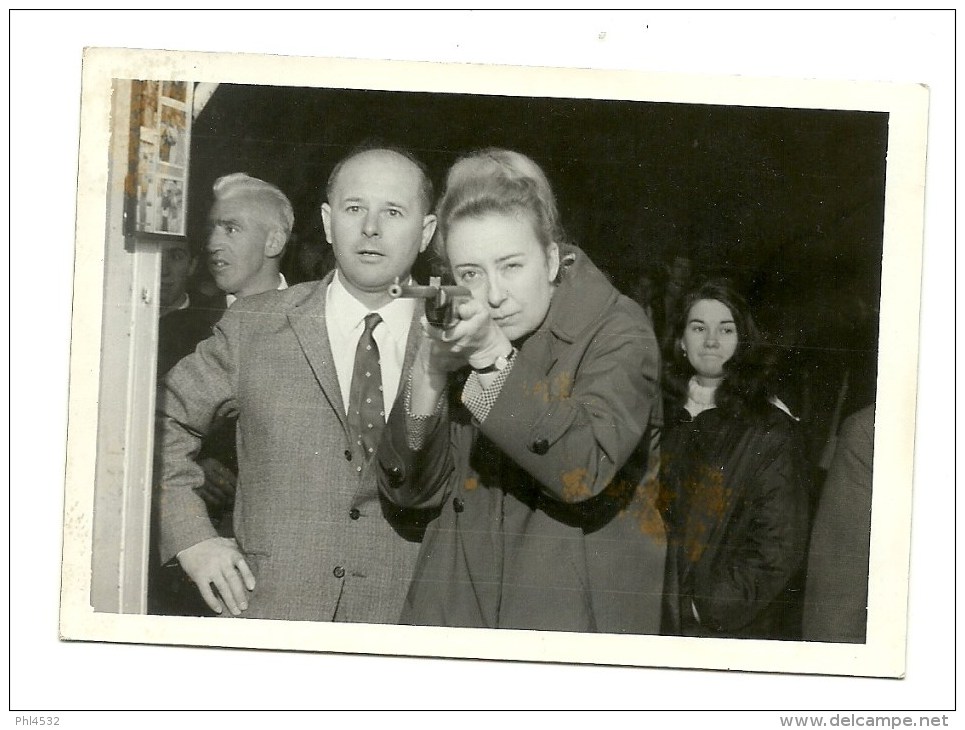 Photo Fête Foraine Tir à La Carabine Femme Qui Tire 2 - Autres & Non Classés