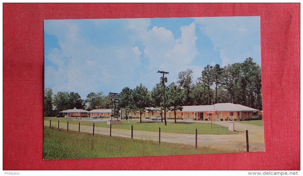 - North Carolina> Fayetteville   Town & Country Motel--- ----------   -ref  1947 - Fayetteville