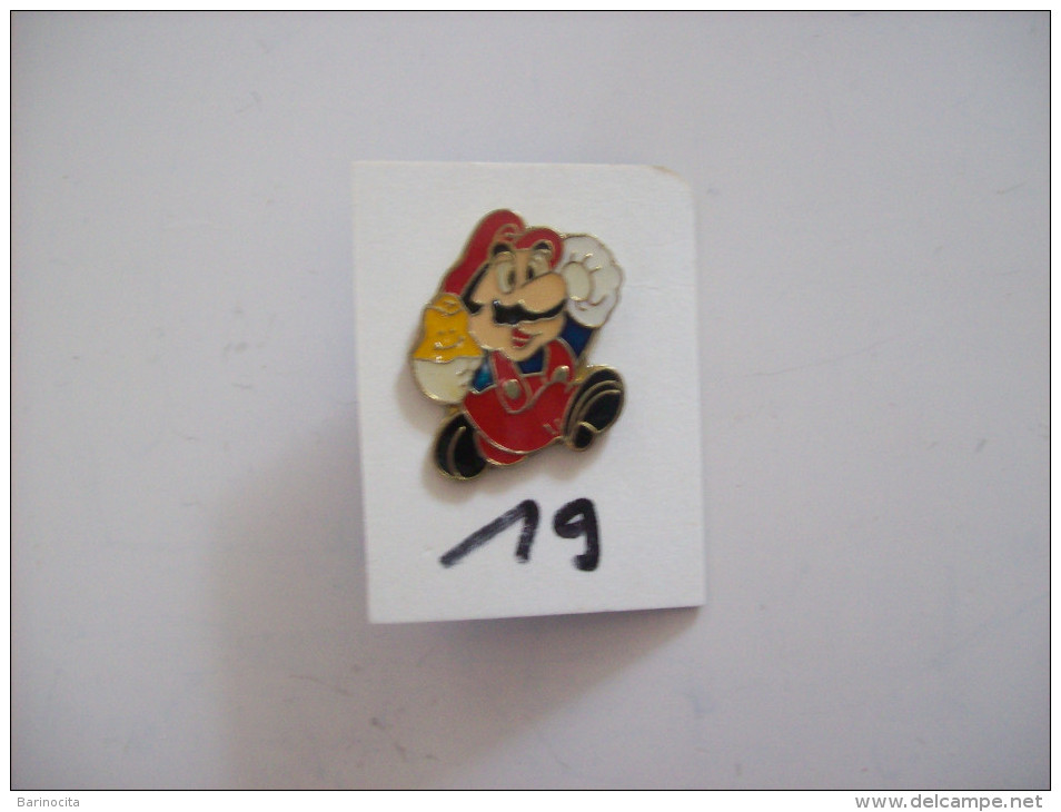 PIN´S - SEGA Sonic  Super Mario " Court " -   Voir Photo (19) - Spelletjes