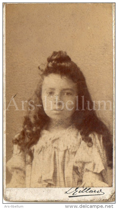 Petite Photo-carte De Visite / CDV / Enfant / Child / Jeune Fille / Girl / Meisje / Photo L. Gillarde / Liège - Old (before 1900)