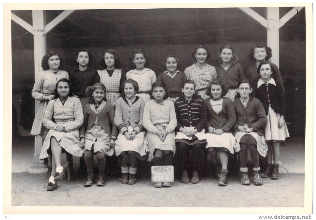 Photographie-PHOTO (Format 18 X12 Cms) SAINT SAVINIEN (n°1)Charente Maritime (17350) Années 1950-1951 Ecole 1 ère Classe - Lieux