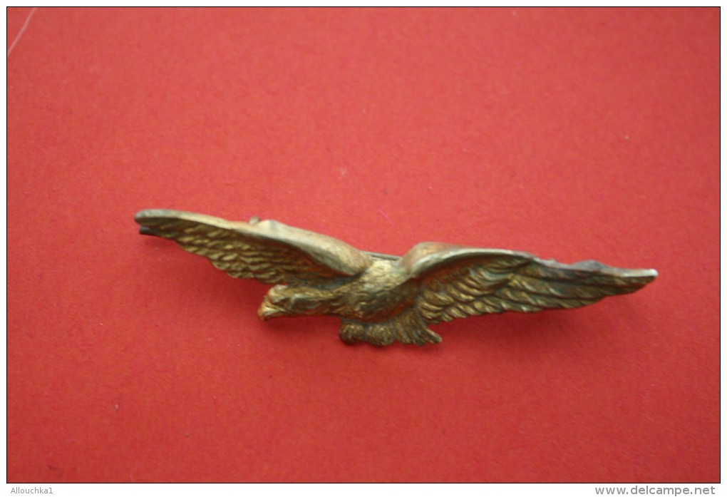 INSIGNE DE RECONNAISSANCE--1 AILE EN TISSU Brodé+1 INSIGNE METAL Doré "CHAROGNARD"(aéronautique)"Armée De L'Air Aviation - Armée De L'air