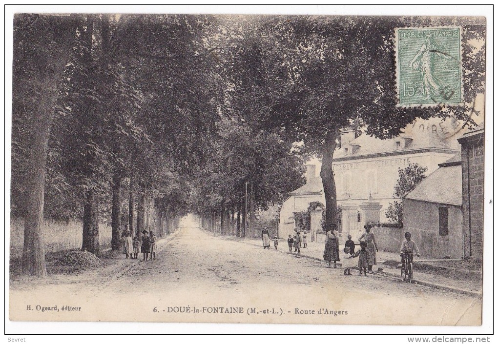 DOUE LA FONTAINE. - Route D'Angers - Doue La Fontaine