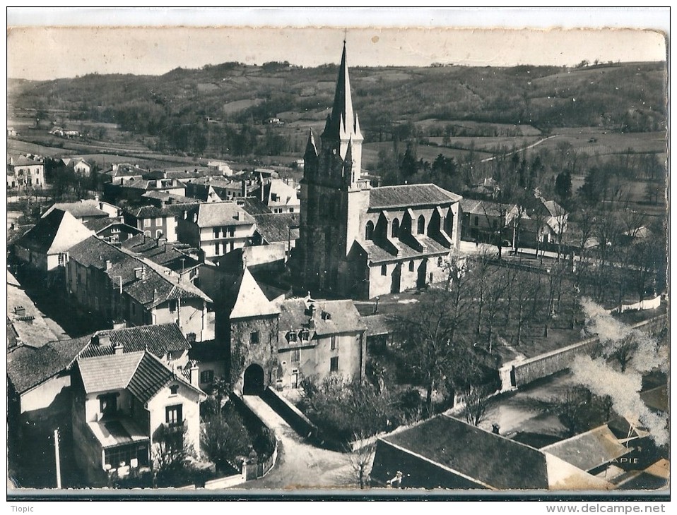 GALAN    (  65  )    Vue  D'Avion  Au - Dessus  De  L'Eglise  Et  Vieille  Prison         (  Carte  S.m  Dentelée  ) - Galan