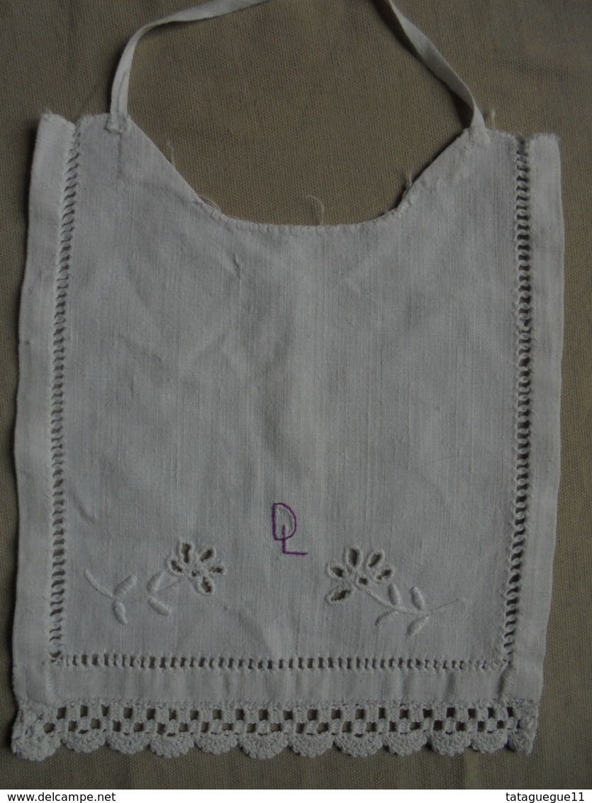 Ancien - Petit Bavoir Fait Main Pour Bébé Ou Poupon Initiales DL Années 50 - Laces & Cloth