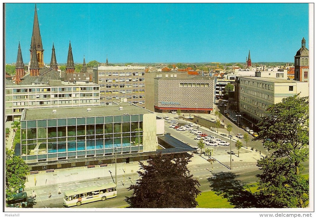 ALLEMAGNE-OLDENBURG ZENTRUM MIT SCHWIMMHALLE UND LAMBERTKIRCHE-autobus - Oldenburg