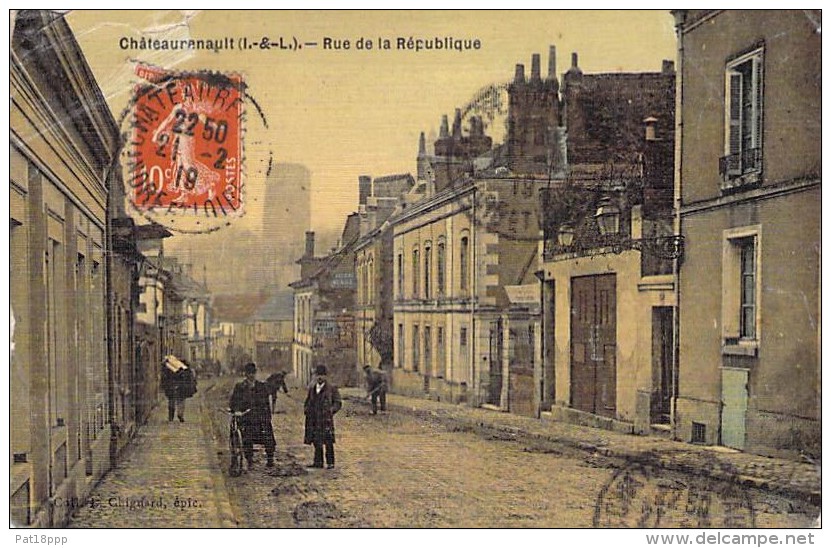 CHATEAURENAULT 37 - Rue De La République ( 1 Sur 2 ) - CPA " Toilée Et Vernie " -  Indre Et Loire - Other & Unclassified