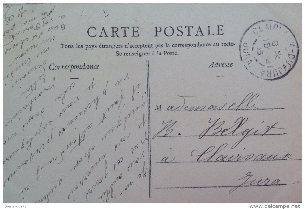 Très Belle CPA De 1906 Animée De Lons-Le-Saunier, Banque Prost, Rue De La Préfecture Et Le Clocher De L'Eglise St-Desiré - Lons Le Saunier