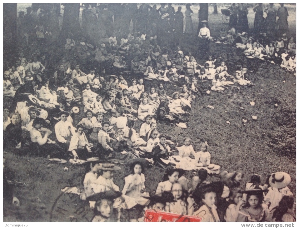 Rare Et Belle  CPA De 1907 Animée. Lons-le-Saunier - Fête Scolaire Et Repas Sur L´herbe à Montciel. - Lons Le Saunier