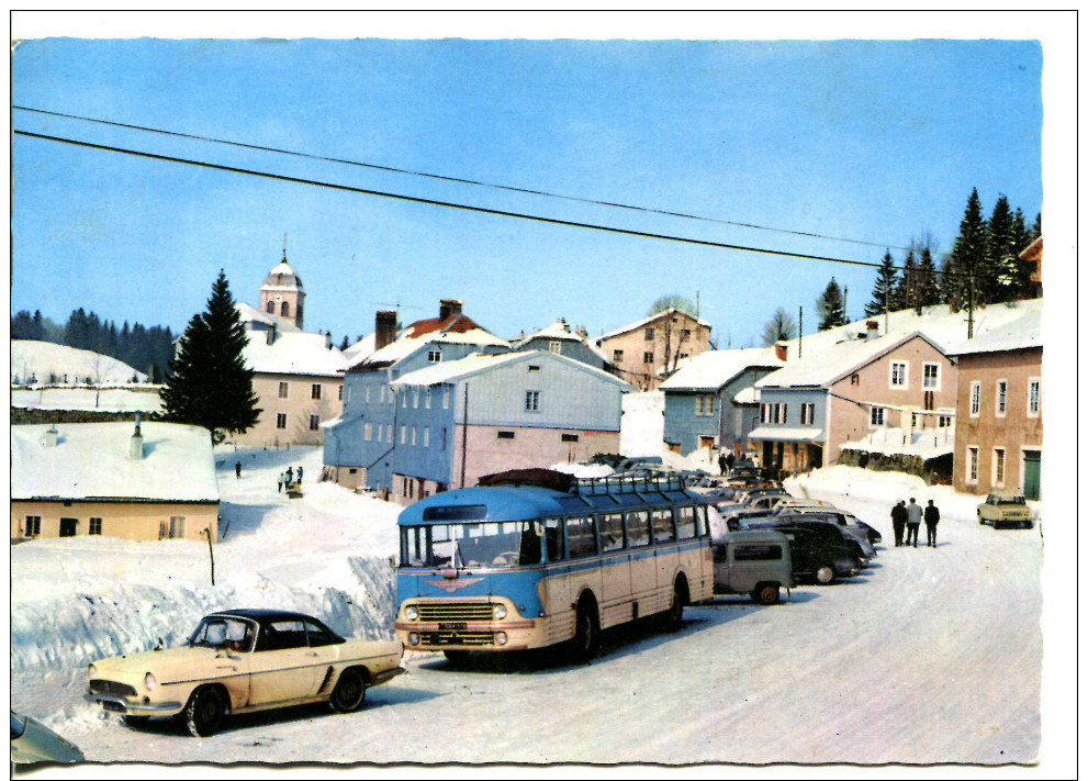 39 Jura - Circulée 1970 - Lamoura-  La Station Sous La Neige- (Bus Et Anciennes Voitures) Colorisée - Autres & Non Classés