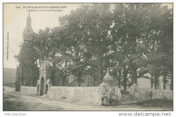 29 PLOMODIERN / L'Eglise Et L'Arc De Triomphe, Sainte-Marie-du-Menez-Hom / - Plomodiern