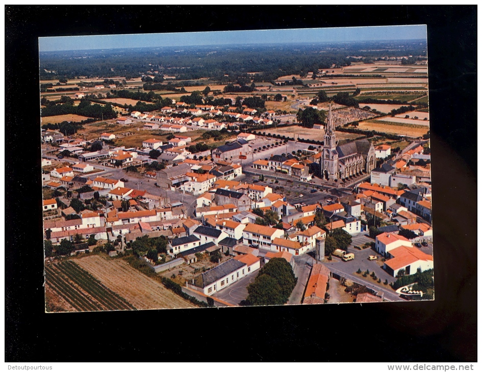 SOULLANS Vendée 85 : Vue Aérienne Sur Le Centre Du Bourg - Soullans