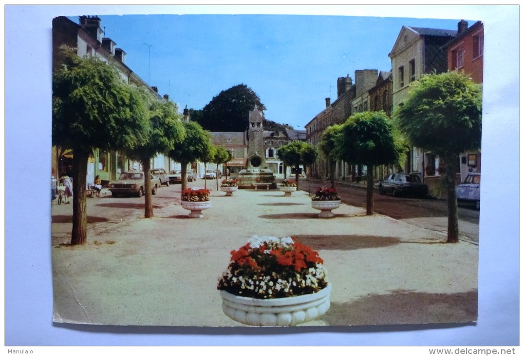 D 80 - Crecy En Ponthieu - La Place De Jean De Luxembourg - Crecy En Ponthieu