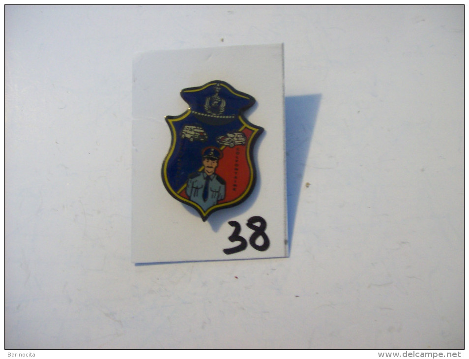 PIN´S - GENDARMERIE/ POLICE " COLFONTAINES  "   ( 38 ) Voir Photo - Policia