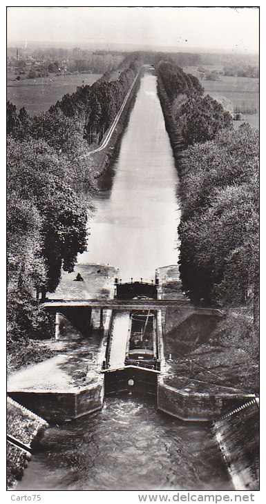 Transports - Péniche - Marine Marchande - Passage Ecluse Canal Marne Saône - Péniches