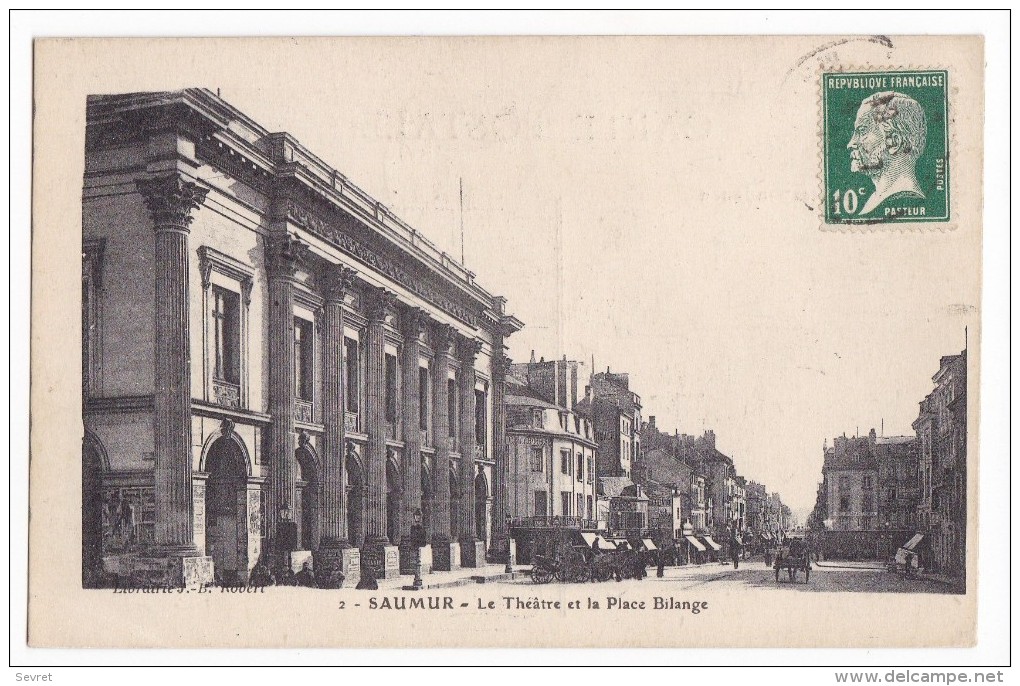 SAUMUR. - Le Théâtre Et La Place Bilange - Saumur