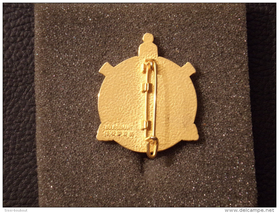 Insignes Militaire " 68e Régiment D'Artillerie D'Afrique " Military Badges "" - RARE - Armée De Terre