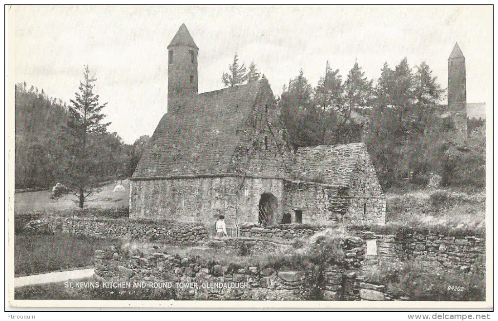 GLENDALOUGH - St. KEVINS KITCHEN AND ROUND TOWER - Wicklow