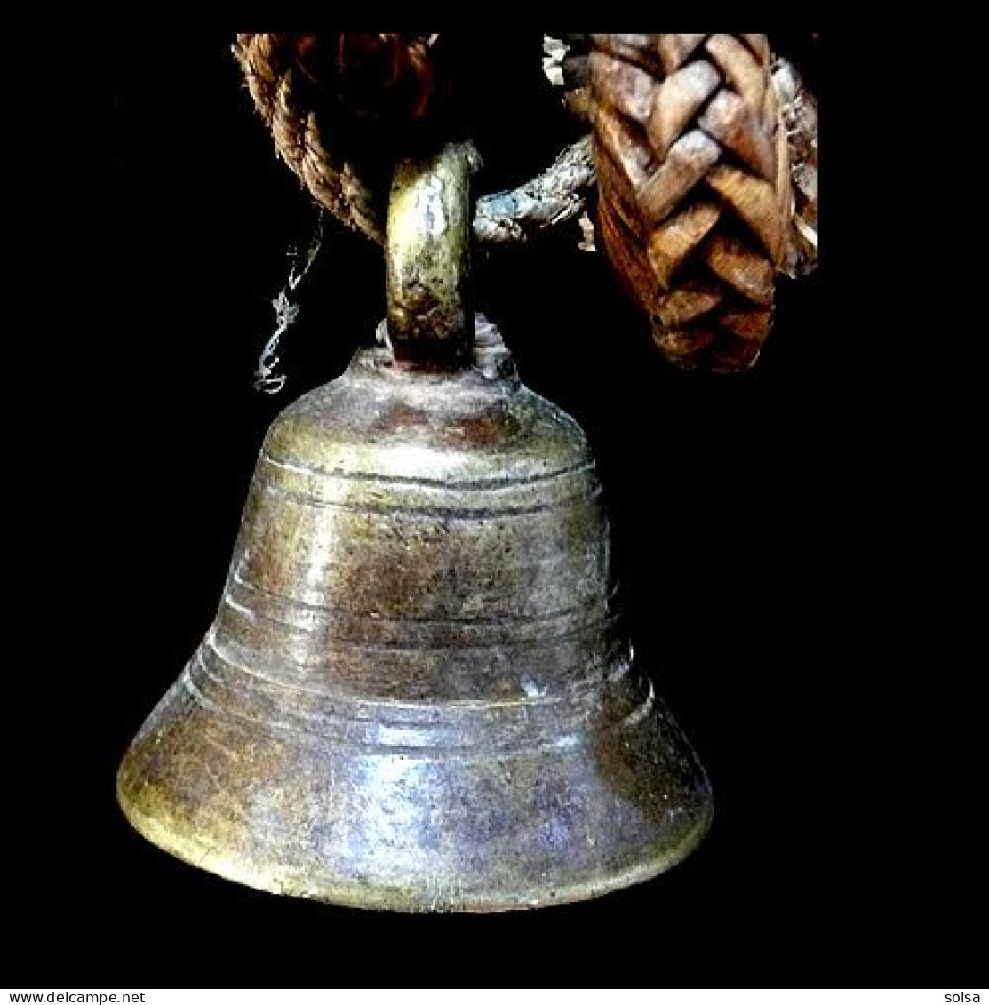 - Ancienne Cloche à Buffle / Old Burmese Cow Bell - Glocken