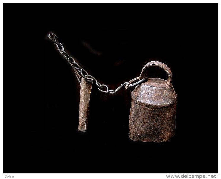 Ancenne Petite Cloche De Chamane Magya JYU-GHAT/Old Magya Shaman's Bell - Klokken