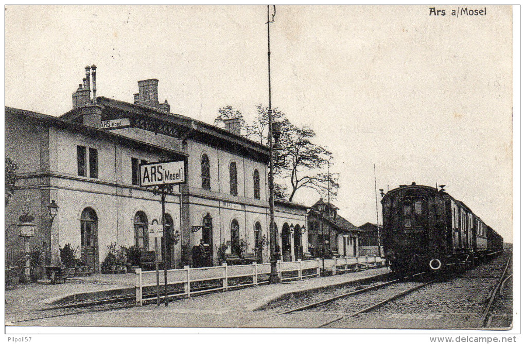 57 ARS SUR MOSEL - Train En Gare (deux Scan) - Ars Sur Moselle